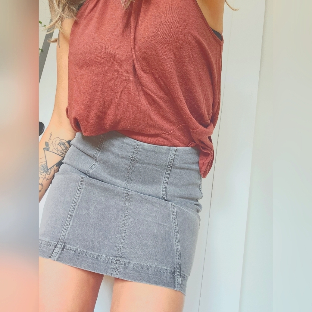 NEW Free People stretch grey denim skirt size 0